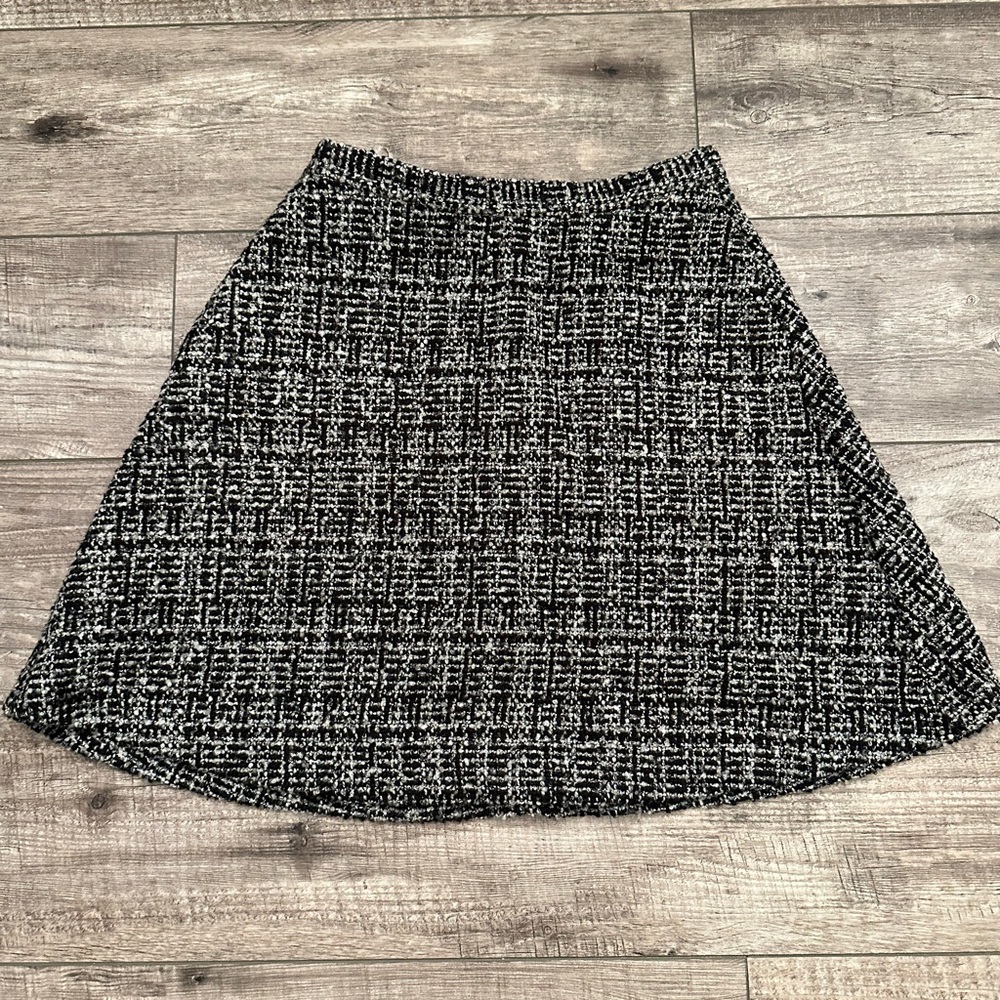 Chic Black and White Tweed Skirt